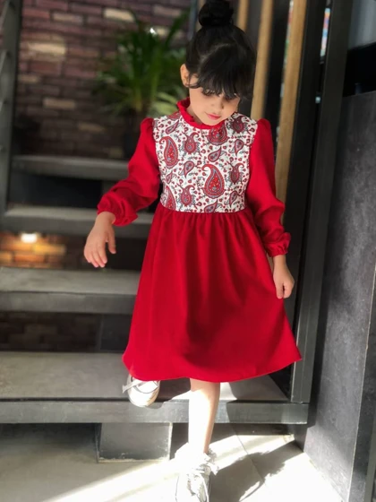 پیراهن دخترانه یلدا طرح ترنج