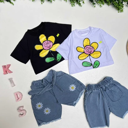 کراپ شورتک جین با گلهای بابونه