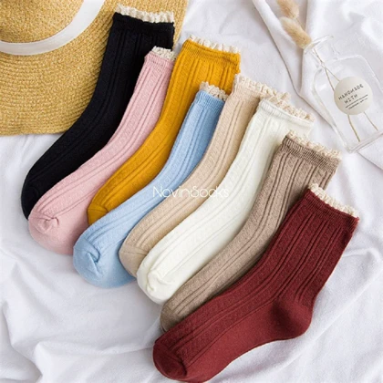 جوراب ساق‌دار لبه گیپوری