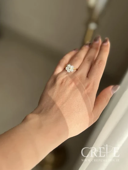 انگشتر گل و نگین