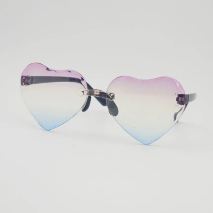 عینک آفتابی بچگانه طرح قلب با شیشه‌های ضد اشعه UV