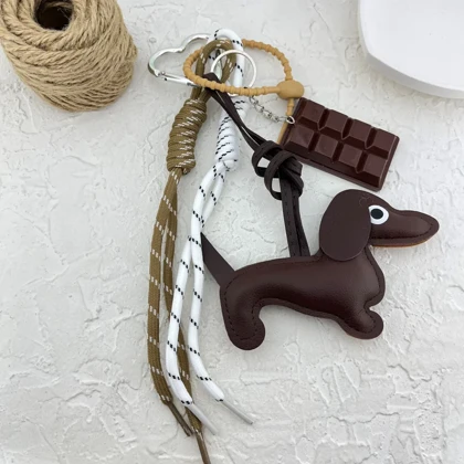 آویز کیف شیک طرح سگ و شکلات، یک انتخاب فانتزی