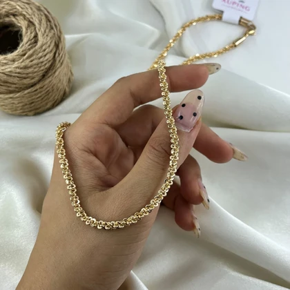 گردنبند زنانه مدل ریزان طرح خاویاری طلایی ژوپینگ
