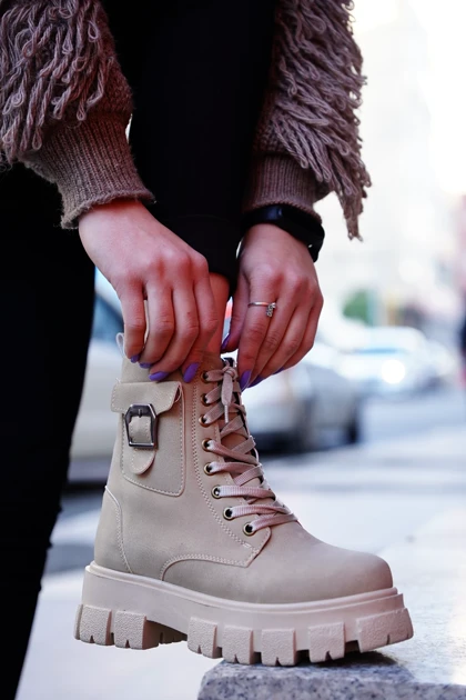 بوت و نیم بوت زنانه نوبوک nubbock