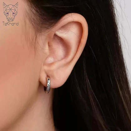 گوشواره حلقه‌ای مینیمال نگین‌دار