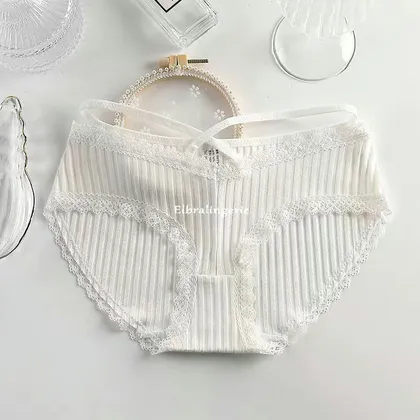 شورت زنانه کبریتی دو خط ضربدری