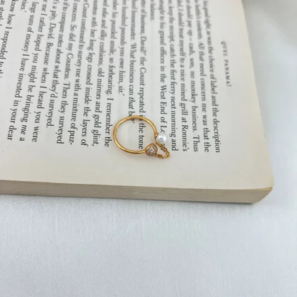 انگشتر زنانه طرح مروارید و نگین