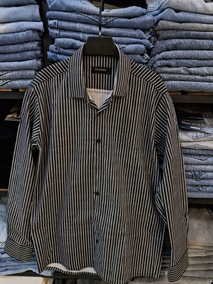 پیراهن مردانه «مشکی خطی» – راه راه پنبه‌ای پرمیوم