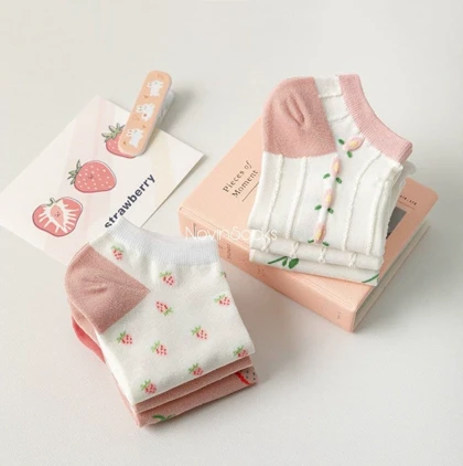 جوراب مچی شکوفه ی توت فرنگی