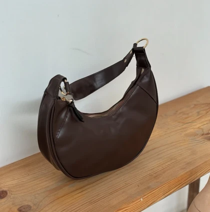 کیف زنانه هلالی مدل ماه