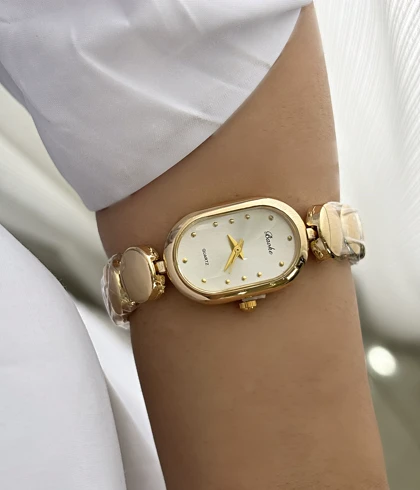 ساعت زنانه صفحه بیضی مینیمال بائوکه