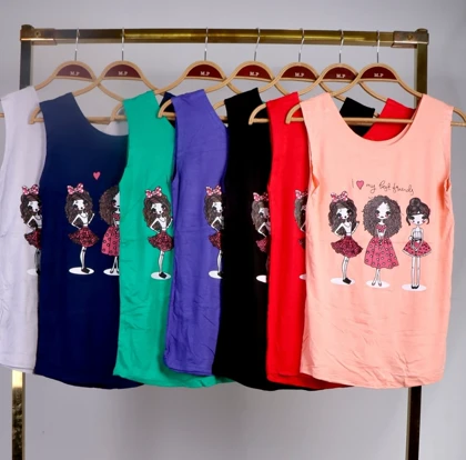 تاپ زنانه ویسکوز طرح دختر فر فری