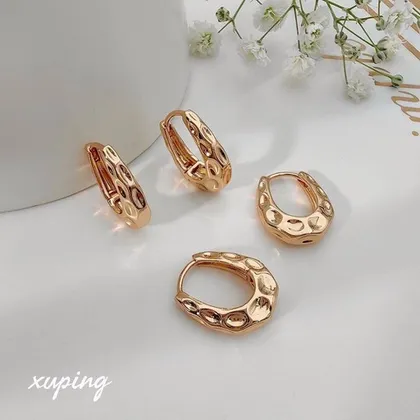 گوشواره حلقه‌ای طرح انگشتی