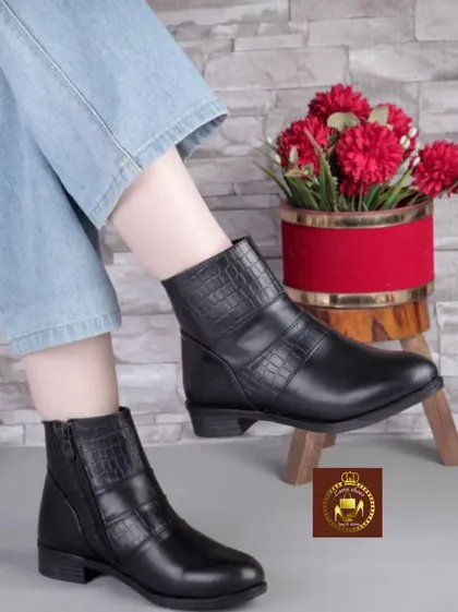 نیمبوت کلاسیک زنانه