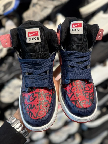 کتانی جردن ساق‌دار سرمه ای قرمز کاستوم