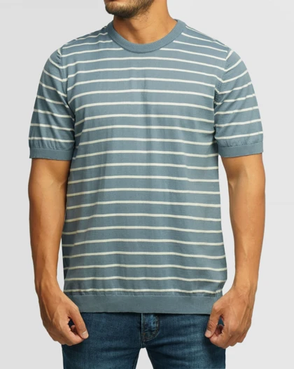 تیشرت طرح دار