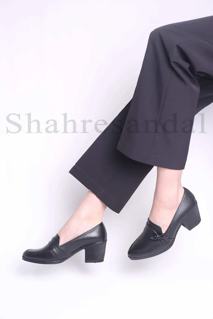 کفش پرسنلی پاشنه‌دار برگی