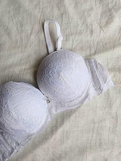 سوتین تک تمام دانتل اسفنجی وارداتی RUMU کد: 3216