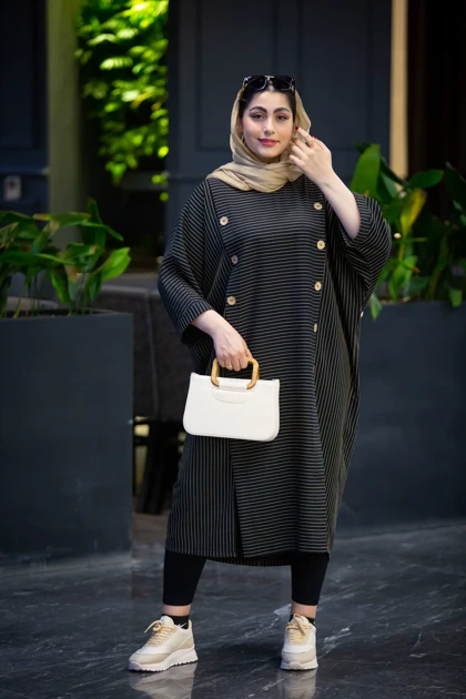 مانتو جلو بسته 10 دکمه چوبی بلند