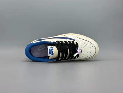 کتانی نایکی جردن1لو تراویس فرگمنت کرم آبی مستر/Nike Air Jordan1 low Travis