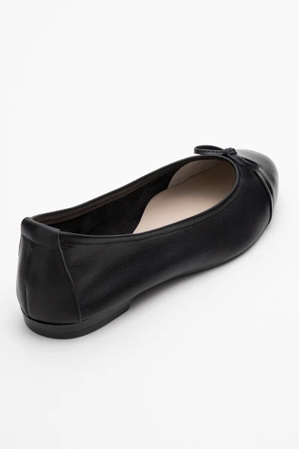 کالج زنانه luvishoes luvishoes