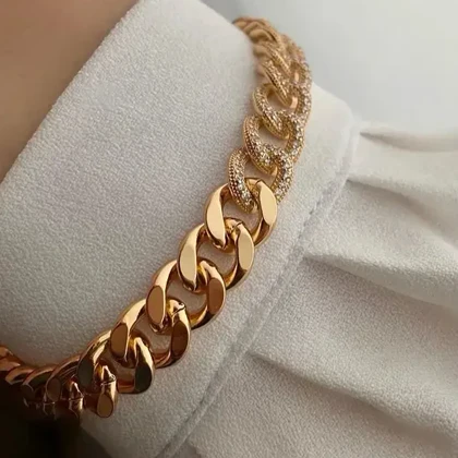 دستبند زنانه کارتیر طرح نگین‌دار برند ژوپینگ