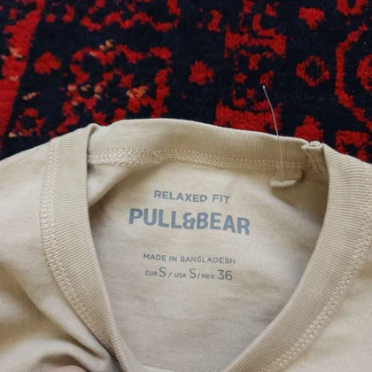 تیشرت مردانه طرح نفرتی‌تی مصر باستان pull & bear 🇪🇸