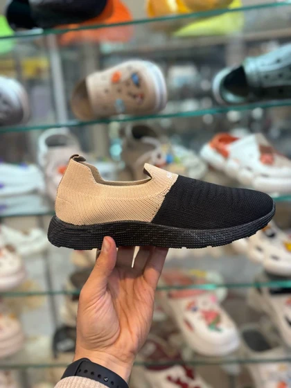 کتانی اسکیچرز رنگ مشکی کرم زنانه و مردانه