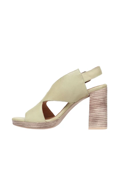 صندل زنانه bueno