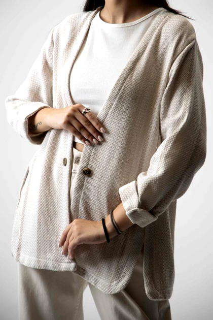 مانتو پایین گرد چاک‌دار