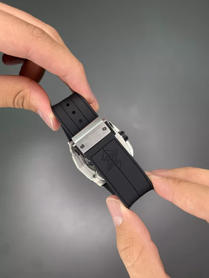 ساعت مچی اوبلو کهکشانی قاب نقره ای بند رابر مشکی Hublot Spirit of Big Bang Sang Bleu