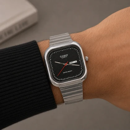 ساعت مچی کلاسیک کاسیو (Casio) – صفحه مربع رنگی و بند فلزی