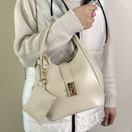 کیف زنانه دستی و دوشی با آویز کیف کوچک کد 2039