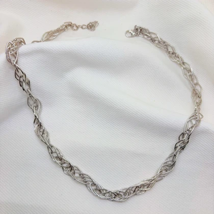 گردنبند برند شین مدل «رشته‌های سیمین» | با آبکاری رادیوم