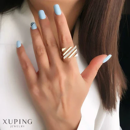 انگشتر خطی نگین‌دار با طراحی مدرن ژوپینگ Xuping