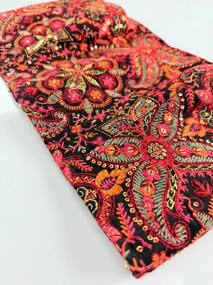 کراپ تاپ مجلسی دکلته فنر دار سوزن دوزی پشت‌باز بندی