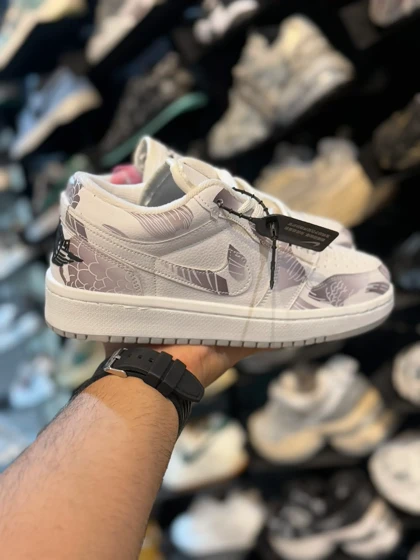 کتانی زنانه جردن وان کاستوم