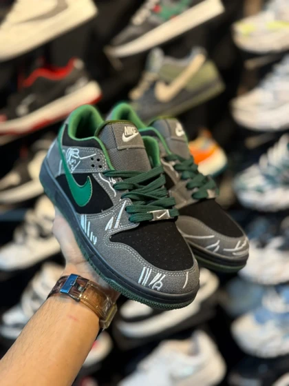 کتانی نایک اس بی مشکی سبز