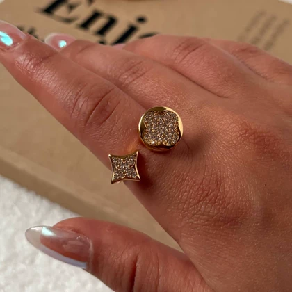 انگشتر وونکلیف نگین‌دار