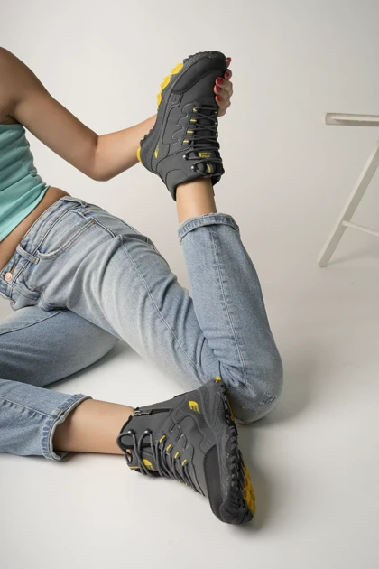 بوت و نیم بوت موگو muggo