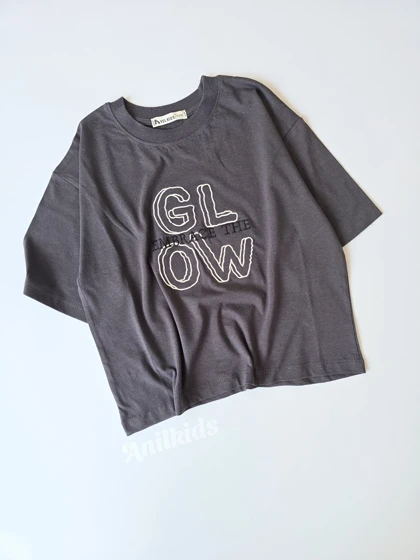 تیشرت طوسی تیره GLOW از 8 سال تا بزرگسال کد 2156