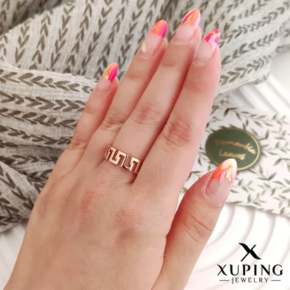 انگشتر رینگ ورساچه ژوپینگ، ظرافت و درخشش بی نظیر Xuping