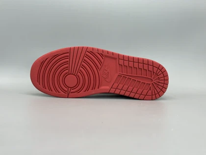 کتانی نایکی جردن1لو شیکاگو/Nike Air Jordan1 low Chicago