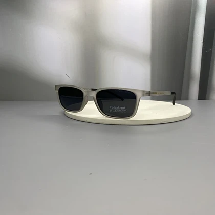 عینک آفتابی پورشه دیزاین با فریم کائوچو و لنز پلی‌کربنات پلاریزه UV400 Porsche Design Premium