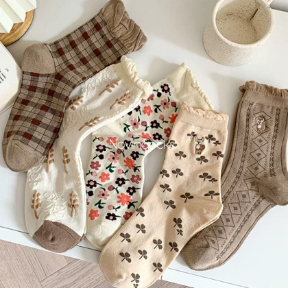 جوراب ساق‌دار طرح آهو