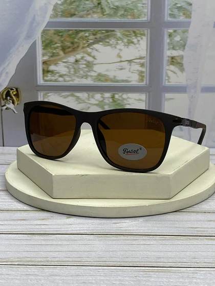 عینک آفتابی پرسول P6808 فریم کائوچو قهوه‌ای و عدسی پلی‌کربنات UV400 پلاریزه