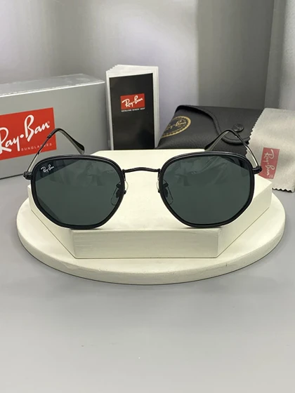 عینک آفتابی ری‌بن RB3584 با فریم مشکی و شیشه دودی کلاسیک UV400