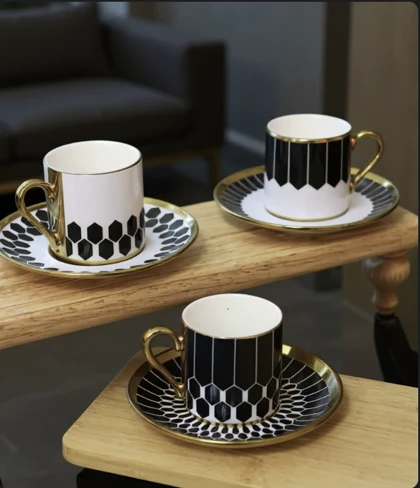 ست قهوه خوری 6نفره سیاه و سفید طرحدار دسته طلایی