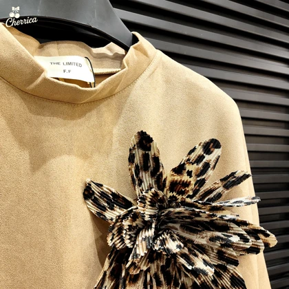 شومیز جلوبسته گل‌دار زنانه کد 26