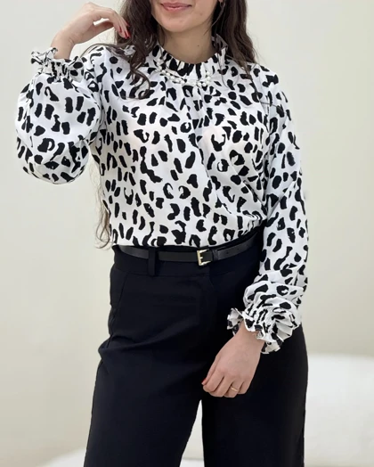 شومیز کرپ طرحدار مروارید